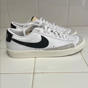 Women’s Nike Blazer Low '77